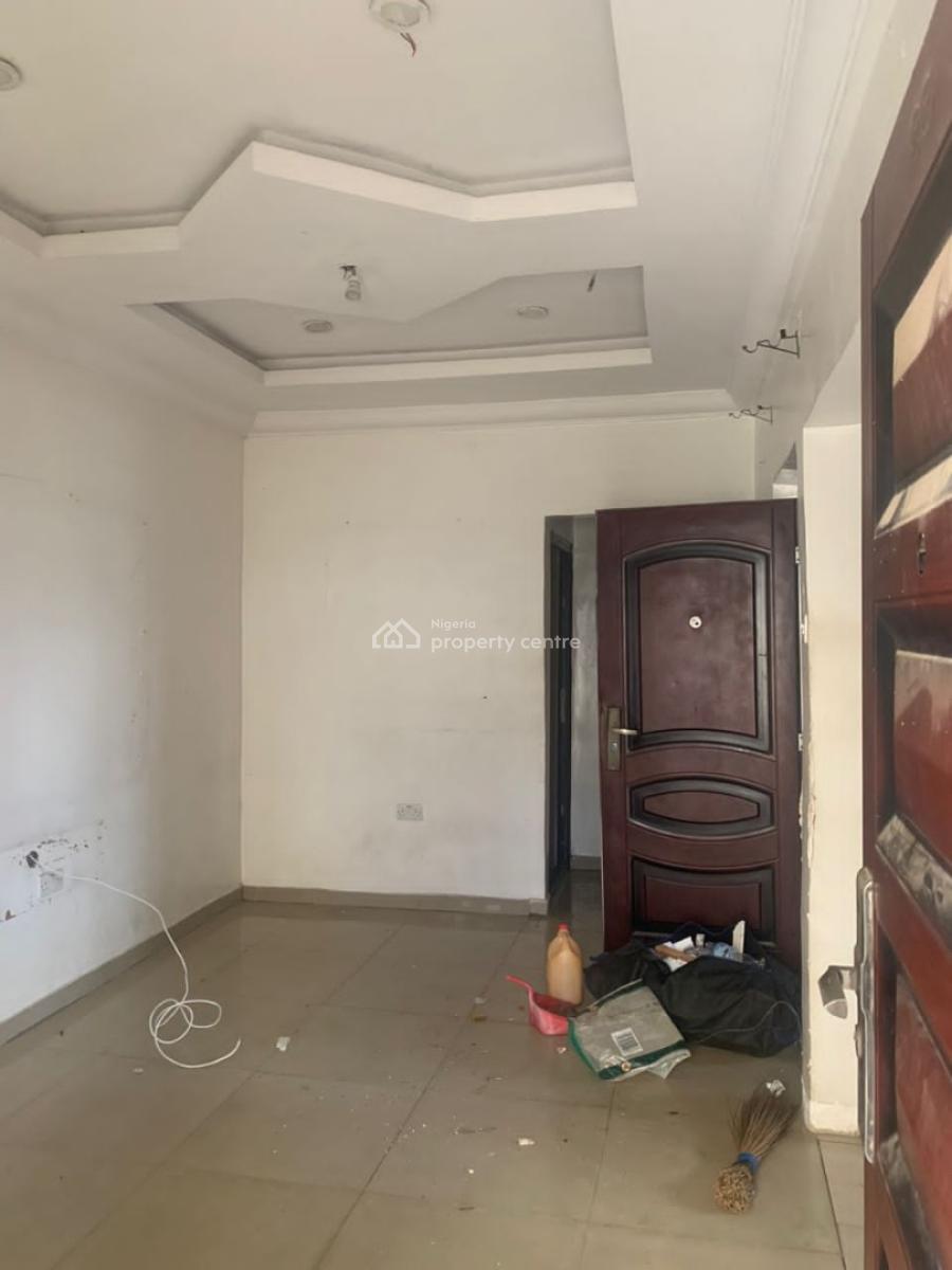 Decent & Clean 2 Bedroom Flat Apartment, Omole Phase 2 Extension, Omole Phase 2, Ikeja, Lagos, Flat / Apartment for Rent