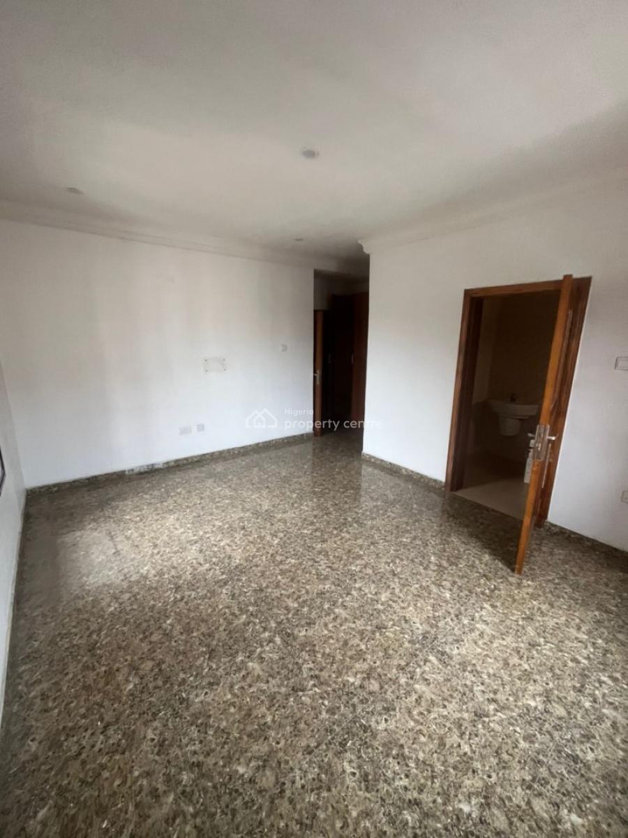 Well Maintained 3 Bedroom Apartment, Off Admiralty Way, Lekki Phase 1, Lekki, Lagos, Flat / Apartment for Rent