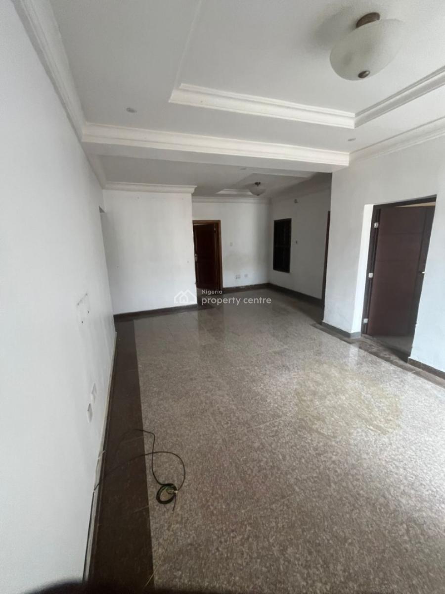 Well Maintained 3 Bedroom Apartment, Off Admiralty Way, Lekki Phase 1, Lekki, Lagos, Flat / Apartment for Rent