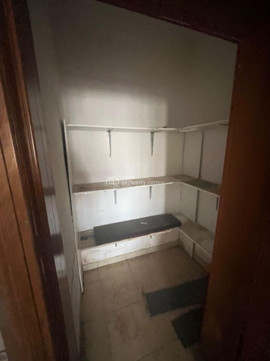 Well Maintained 3 Bedroom Apartment, Off Admiralty Way, Lekki Phase 1, Lekki, Lagos, Flat / Apartment for Rent