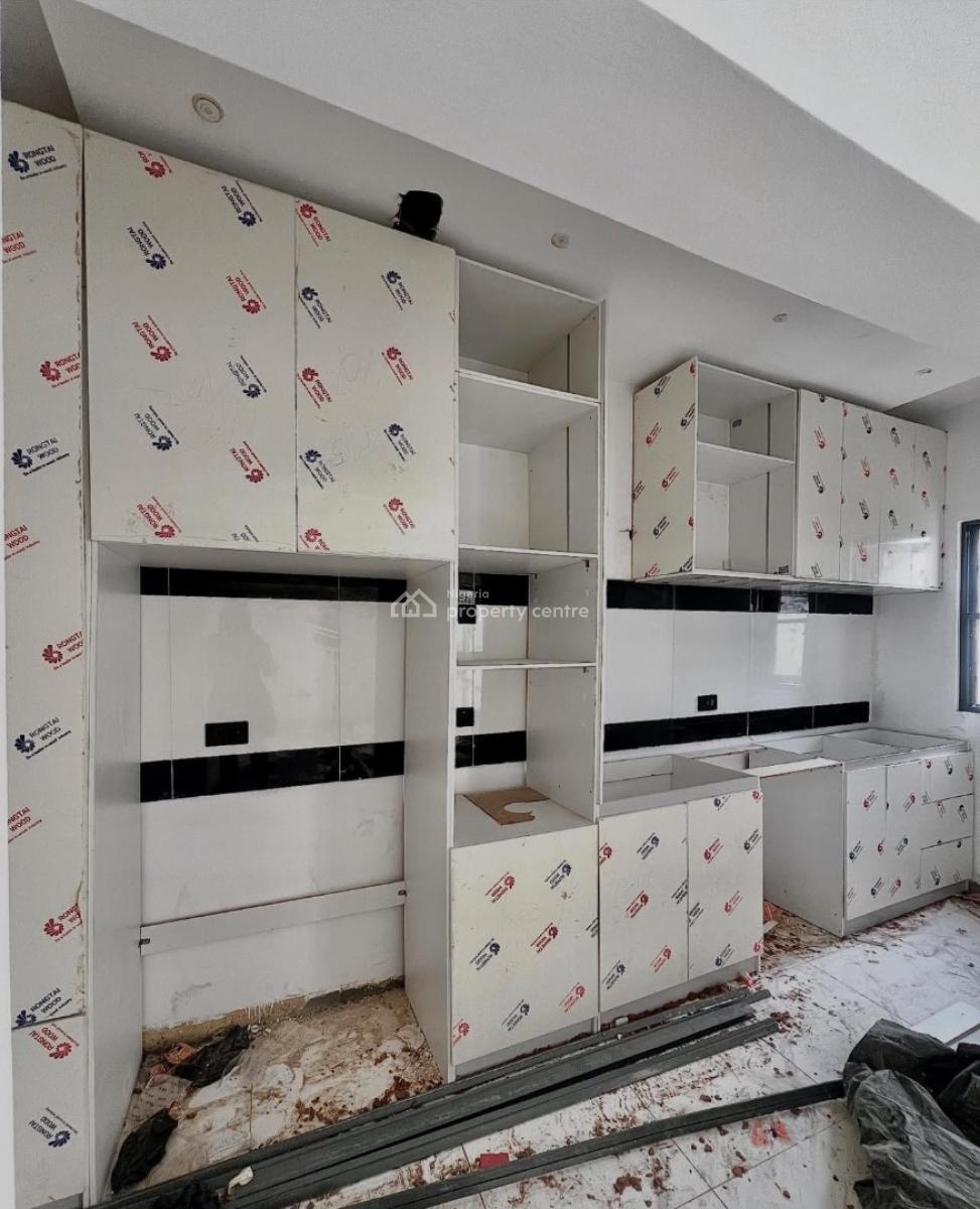 Newly Built 2 Bedroom Apartment, Ikate, Lekki, Lagos, Block of Flats for Sale