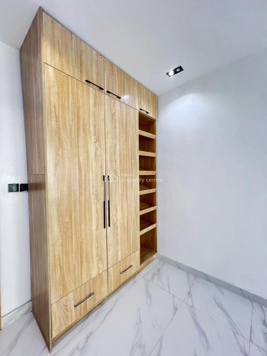 Magnificent 2bedroom Apartment with an Elevator and a Pool, Lekki Phase 1, Lekki, Lagos, Flat / Apartment for Sale