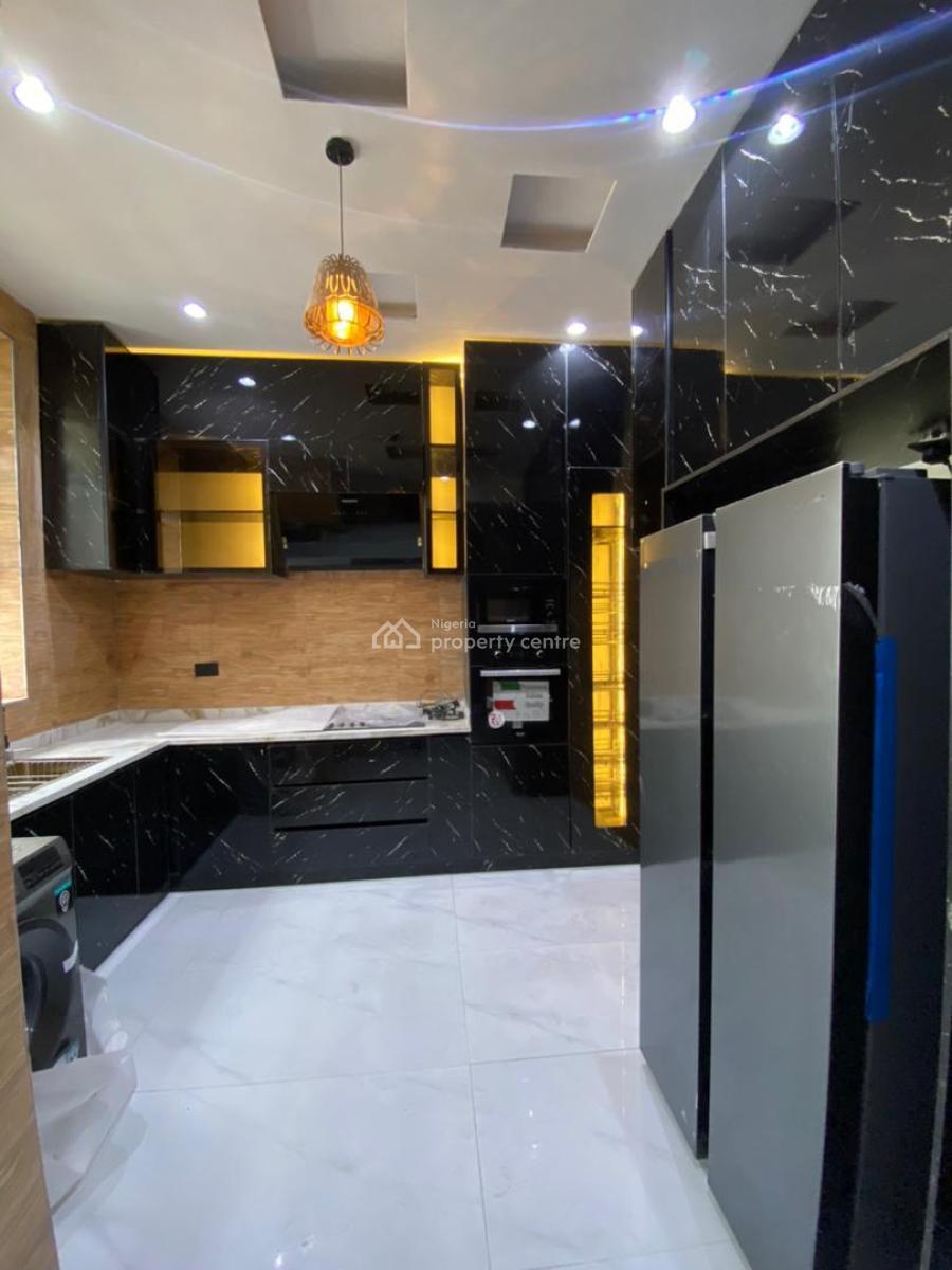 Amazing 3bedroom Apartment with a Bq and an Elevator, Lekki Phase 2, Lekki, Lagos, Flat / Apartment for Sale