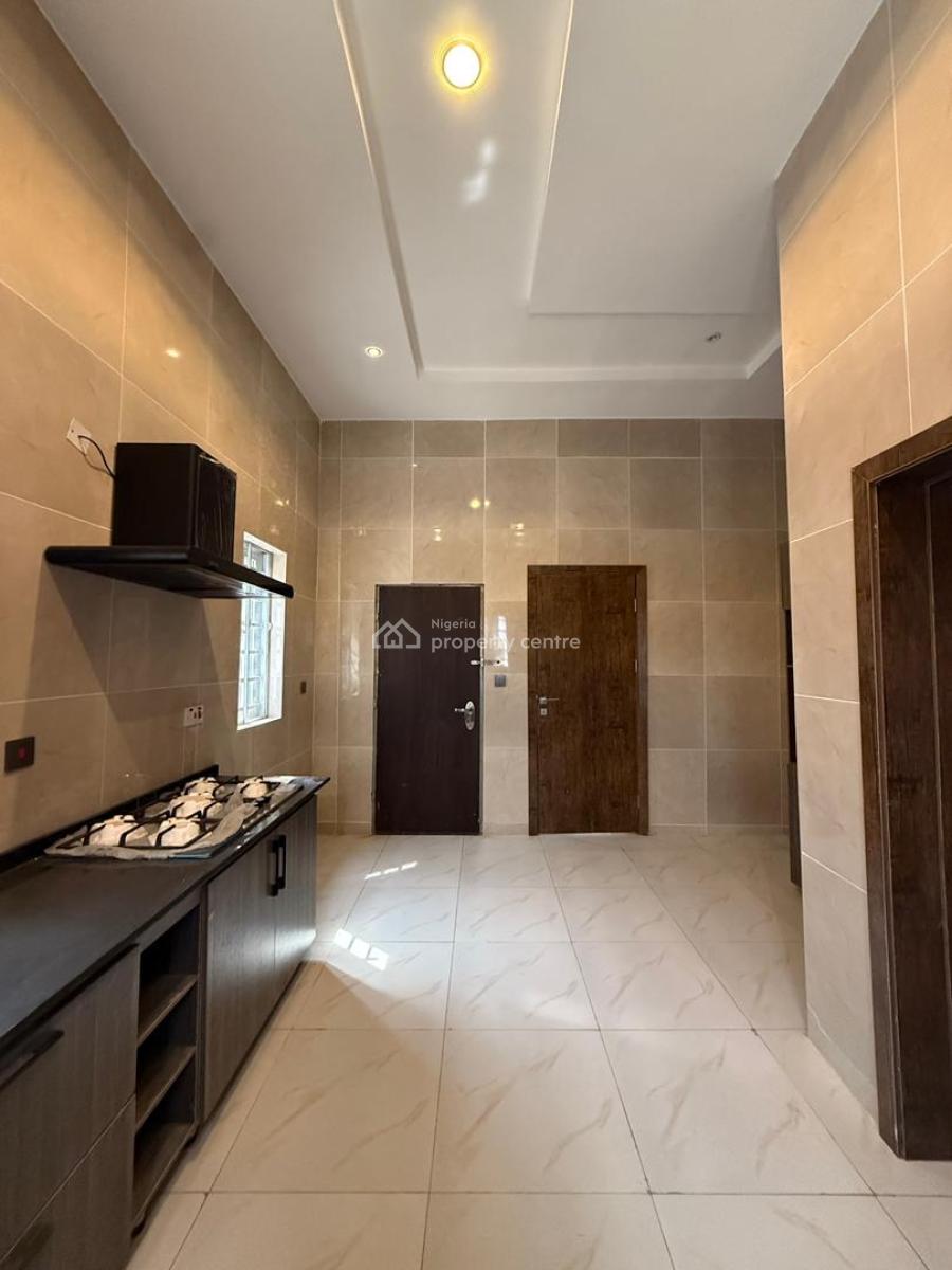 4 Bedrooms Semi Detached Duplex with a Maids Room, Engineer Lere Adigun Gra, Bashorun, Ibadan, Oyo, Semi-detached Duplex for Rent