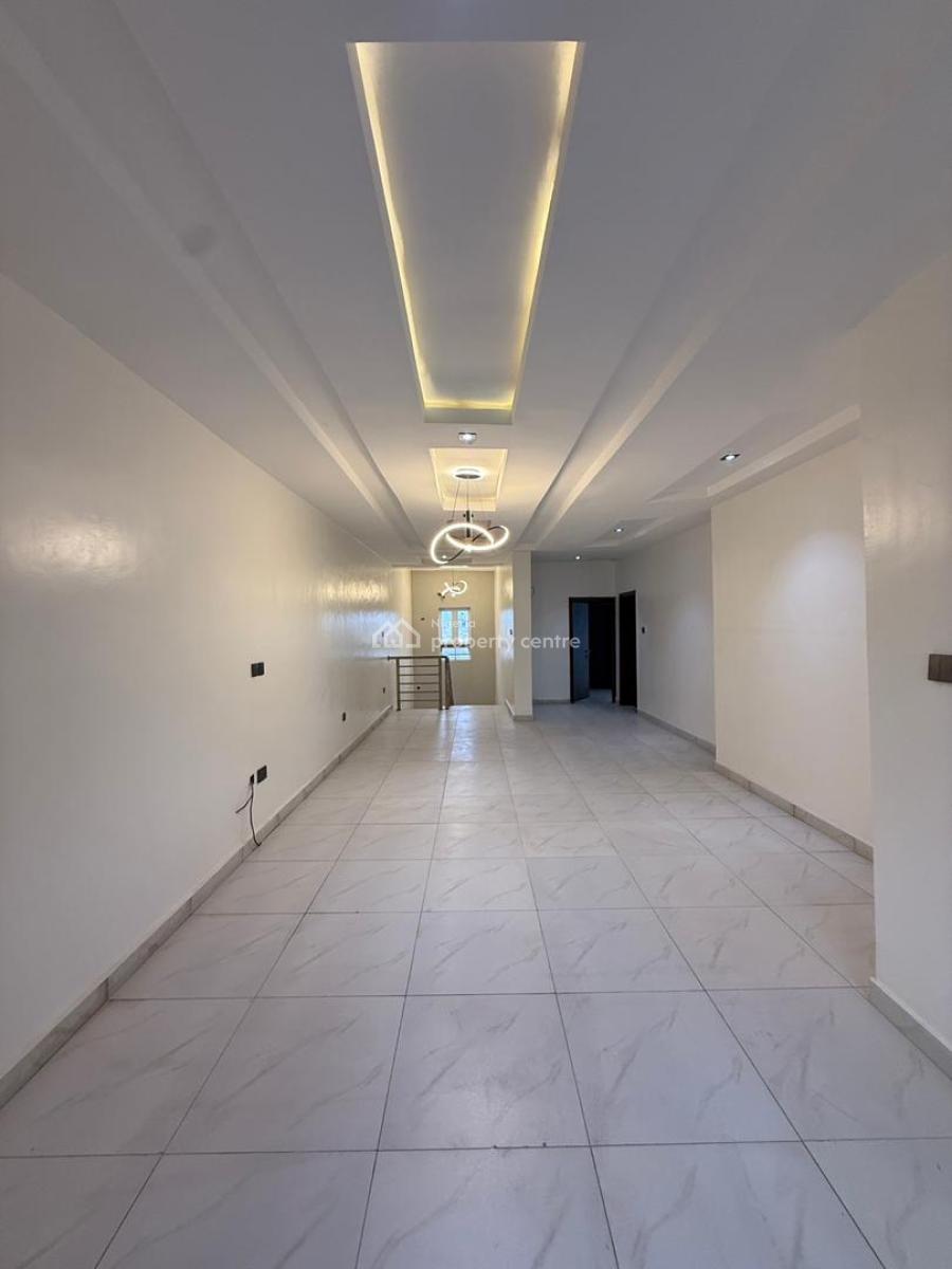 4 Bedrooms Semi Detached Duplex with a Maids Room, Engineer Lere Adigun Gra, Bashorun, Ibadan, Oyo, Semi-detached Duplex for Rent