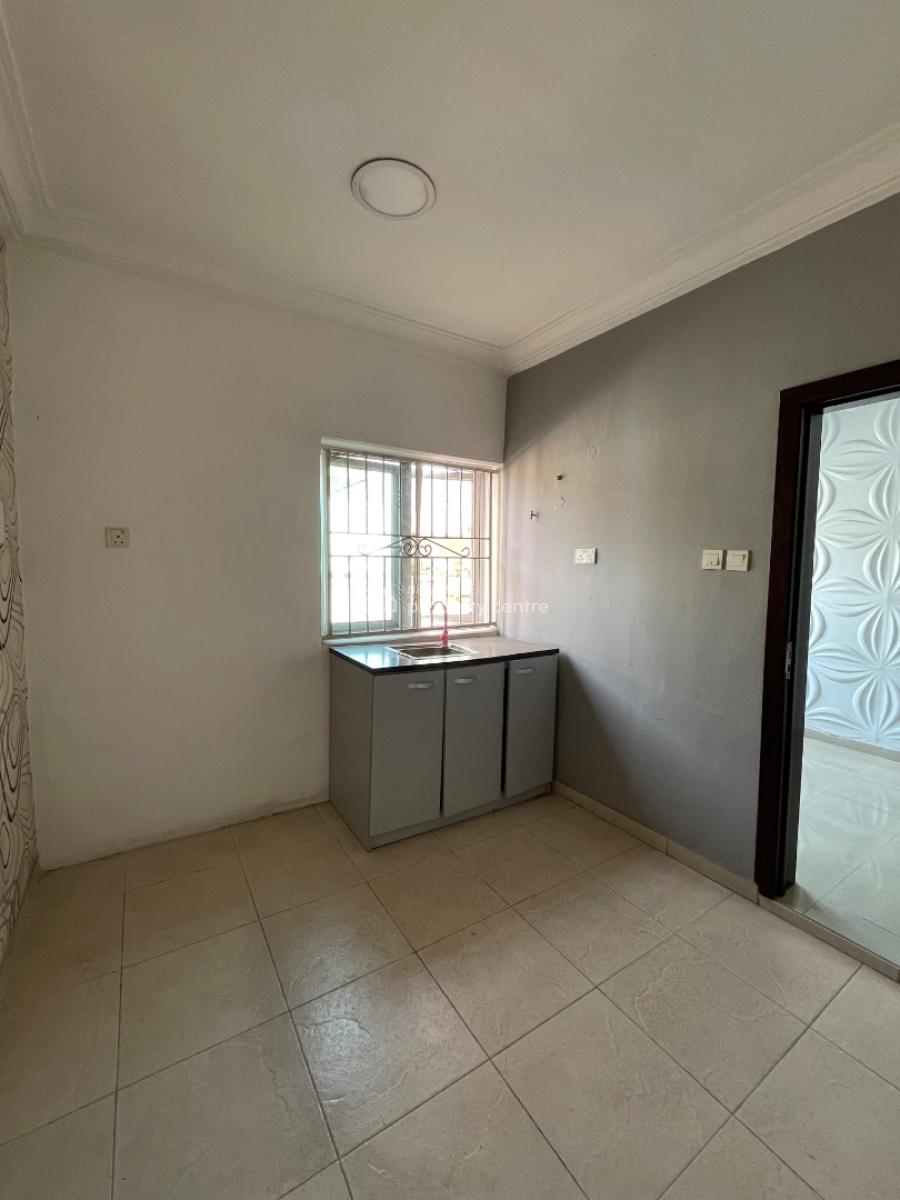 Clean Commercial Space, Lekki Phase 1, Lekki, Lagos, Commercial Property for Rent