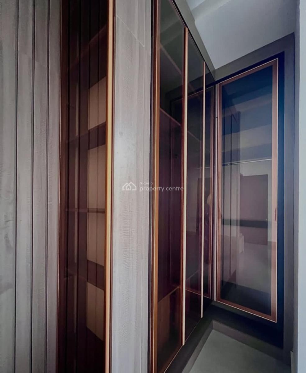 24/7 Power Supply 3 Bedroom En-suite Flat with an Open Fitted Kitchen,, Lekki Phase 1, Lekki, Lagos, Flat / Apartment for Rent