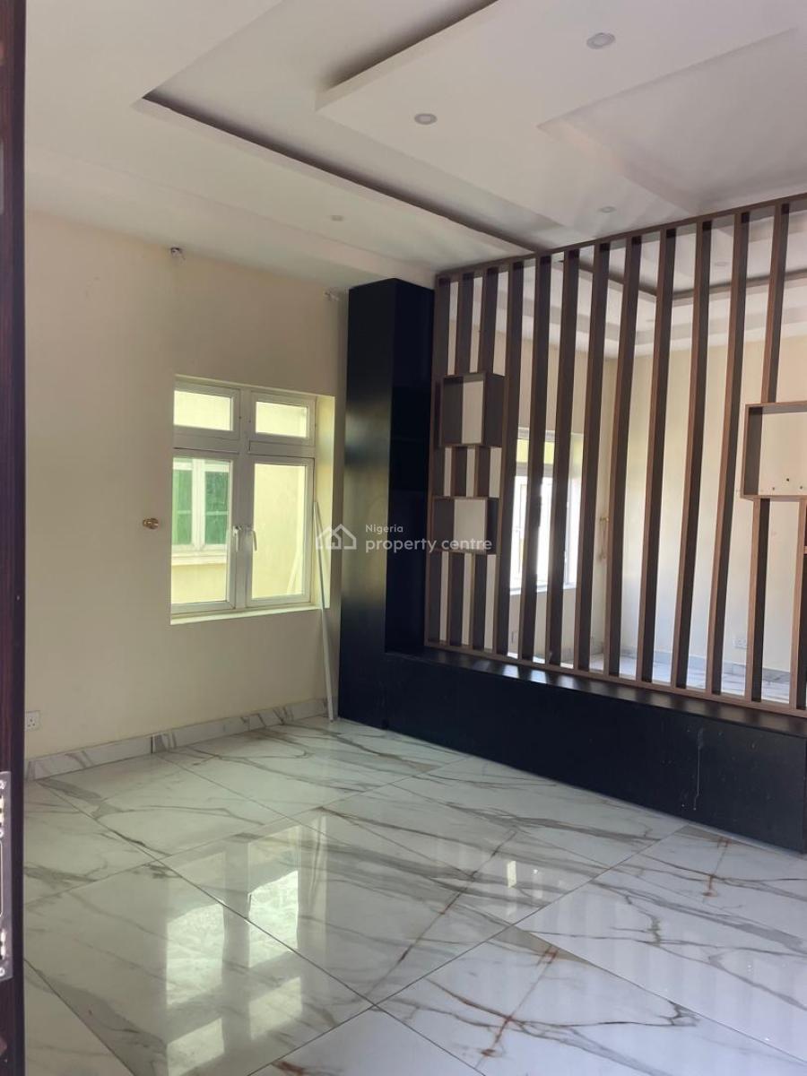 Service Mini Flat in a Serene Estate, Chevron Drive, Lekki, Lagos, Flat / Apartment for Rent