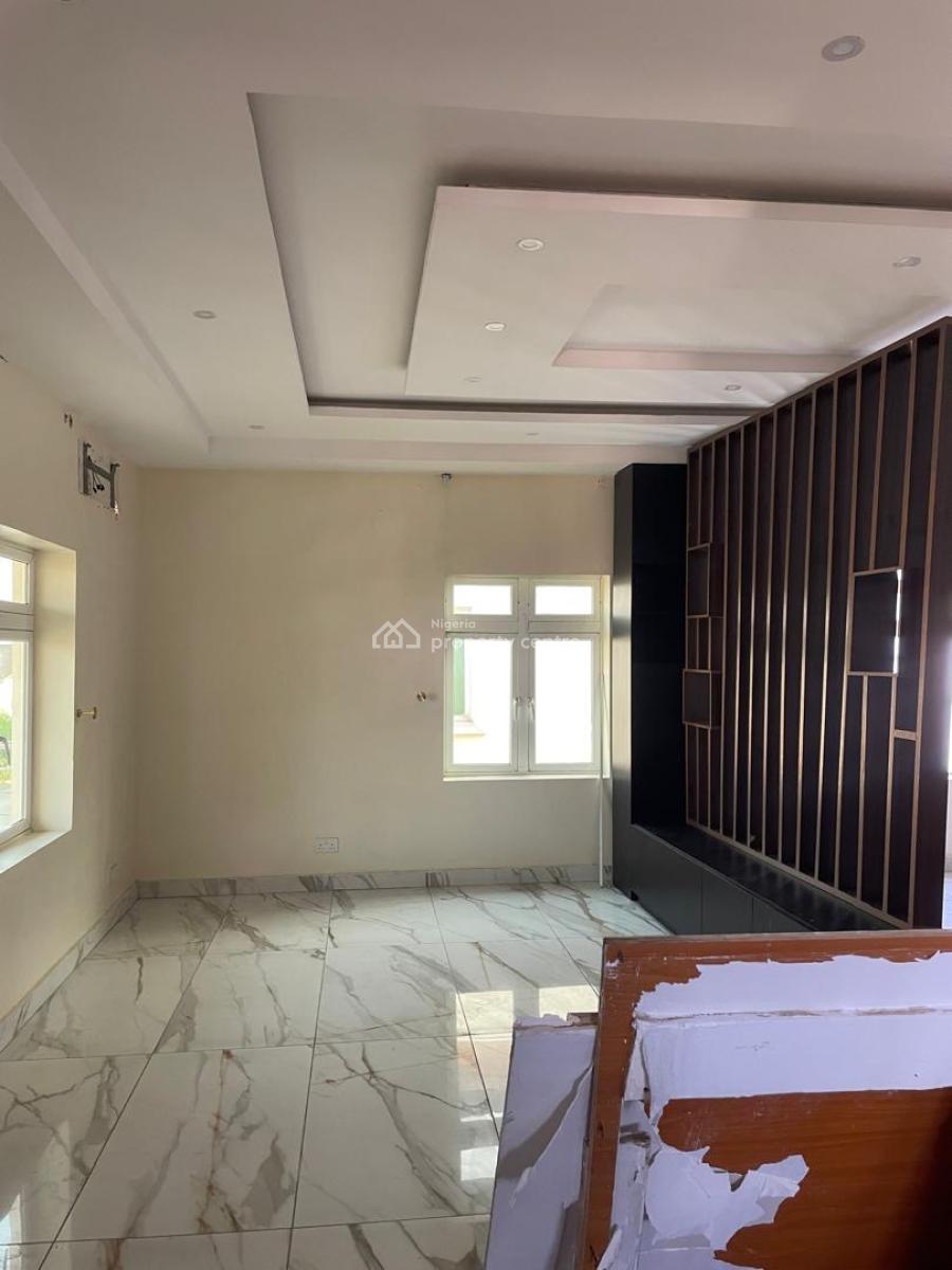Service Mini Flat in a Serene Estate, Chevron Drive, Lekki, Lagos, Flat / Apartment for Rent