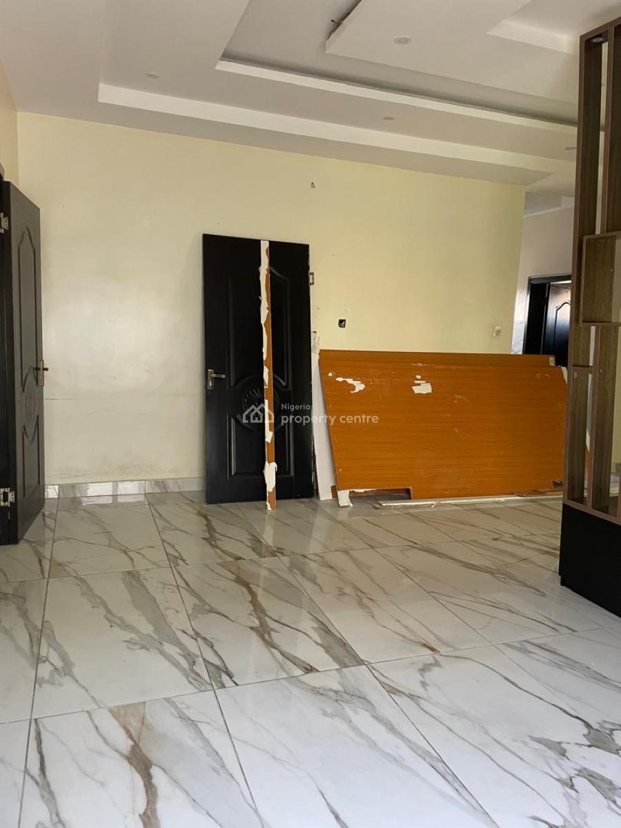 Service Mini Flat in a Serene Estate, Chevron Drive, Lekki, Lagos, Flat / Apartment for Rent