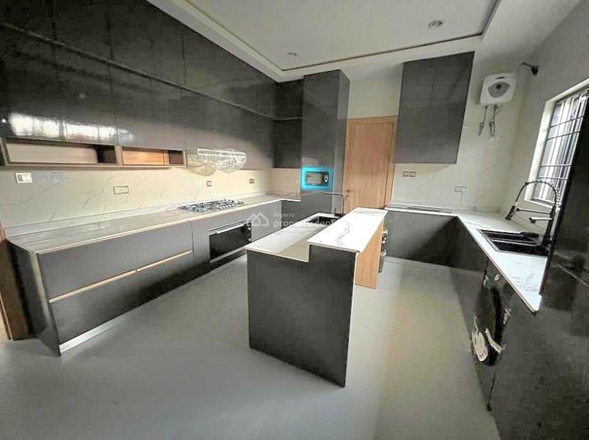 Luxury 5-bedroom Detached Duplex with Bq, Guzape District, Abuja, Detached Duplex for Sale