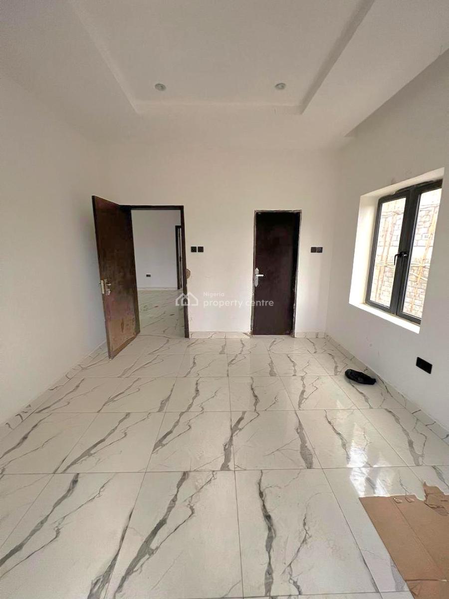 Standard & Spacious 2-bedroom Apartment, Gaduwa, Abuja, Flat / Apartment for Sale