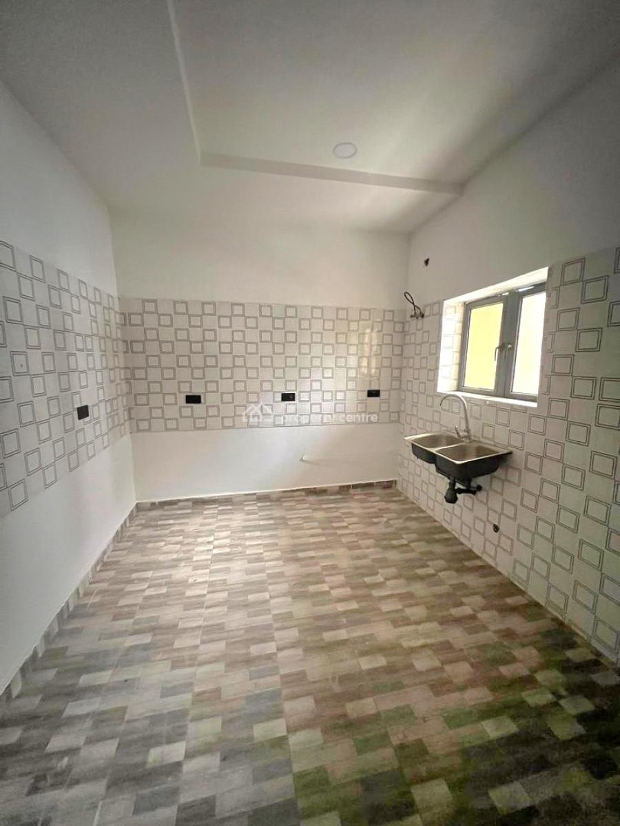 Standard & Spacious 2-bedroom Apartment, Gaduwa, Abuja, Flat / Apartment for Sale