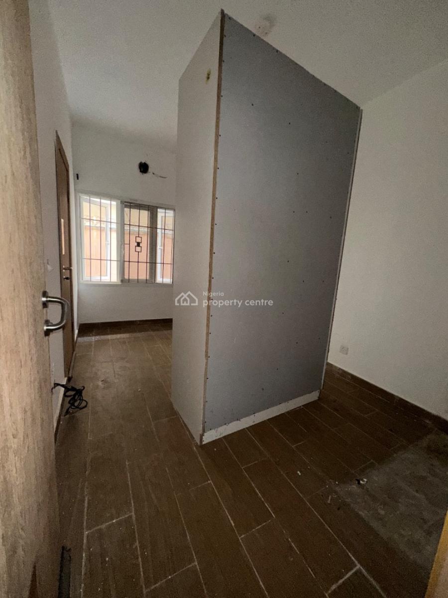 Specious 2bedroom Flat, Silver Spring Estate, Lekki, Lagos, Flat / Apartment for Rent