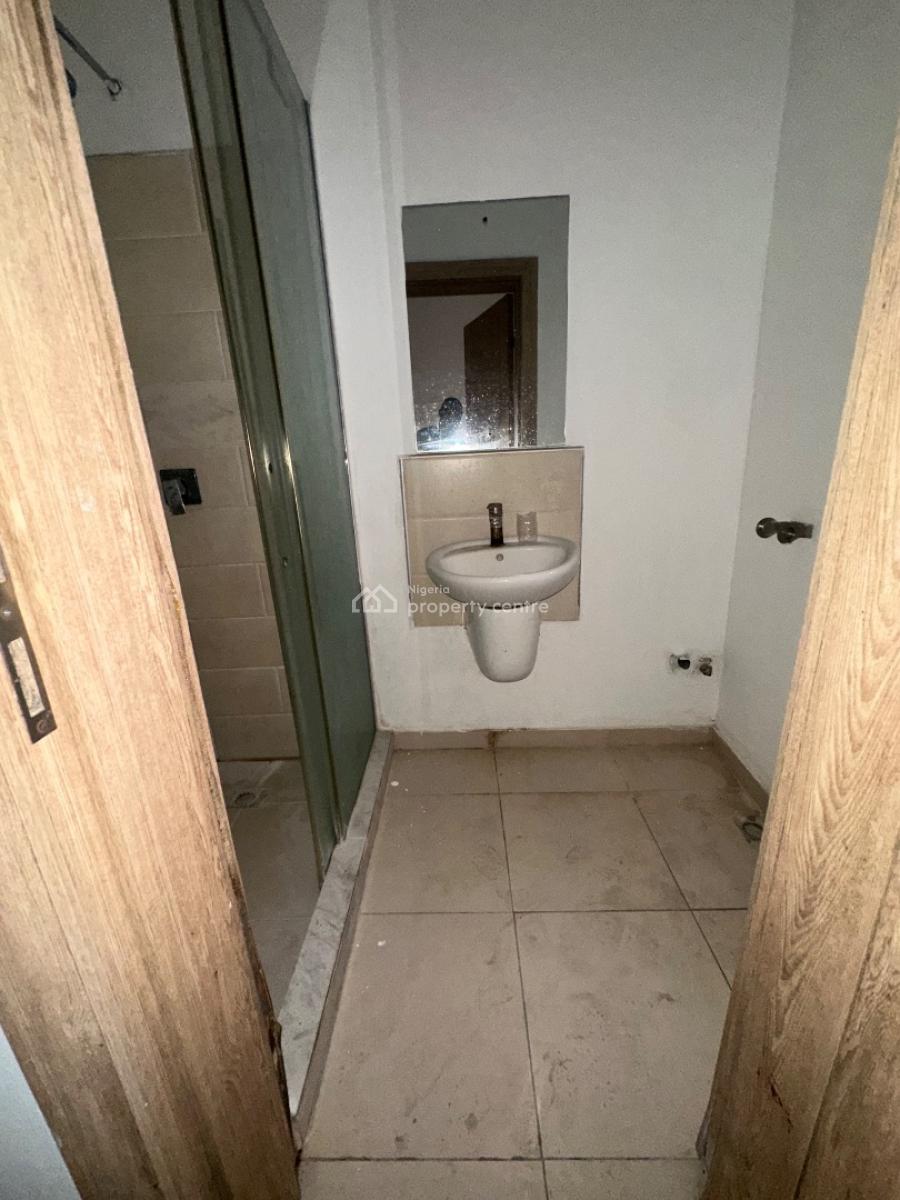 Specious 2bedroom Flat, Silver Spring Estate, Lekki, Lagos, Flat / Apartment for Rent