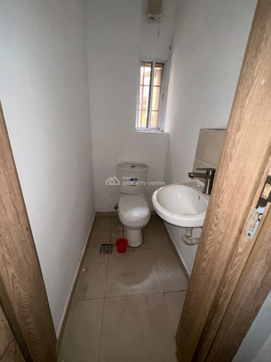 Specious 2bedroom Flat, Silver Spring Estate, Lekki, Lagos, Flat / Apartment for Rent