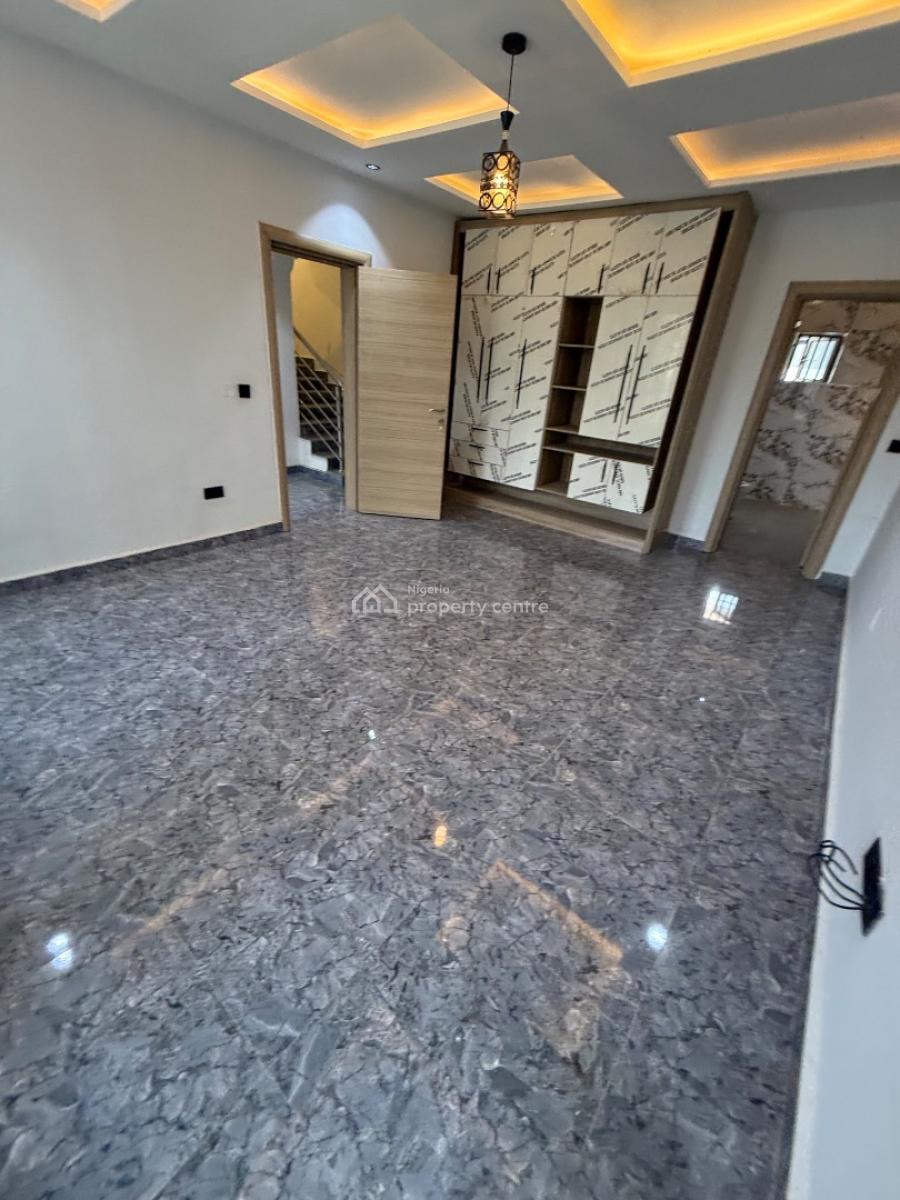 a Standard Estate Environment with Clean Family Dwelling, Close to Embassy of Ukraine, Jabi, Abuja, Terraced Duplex for Sale