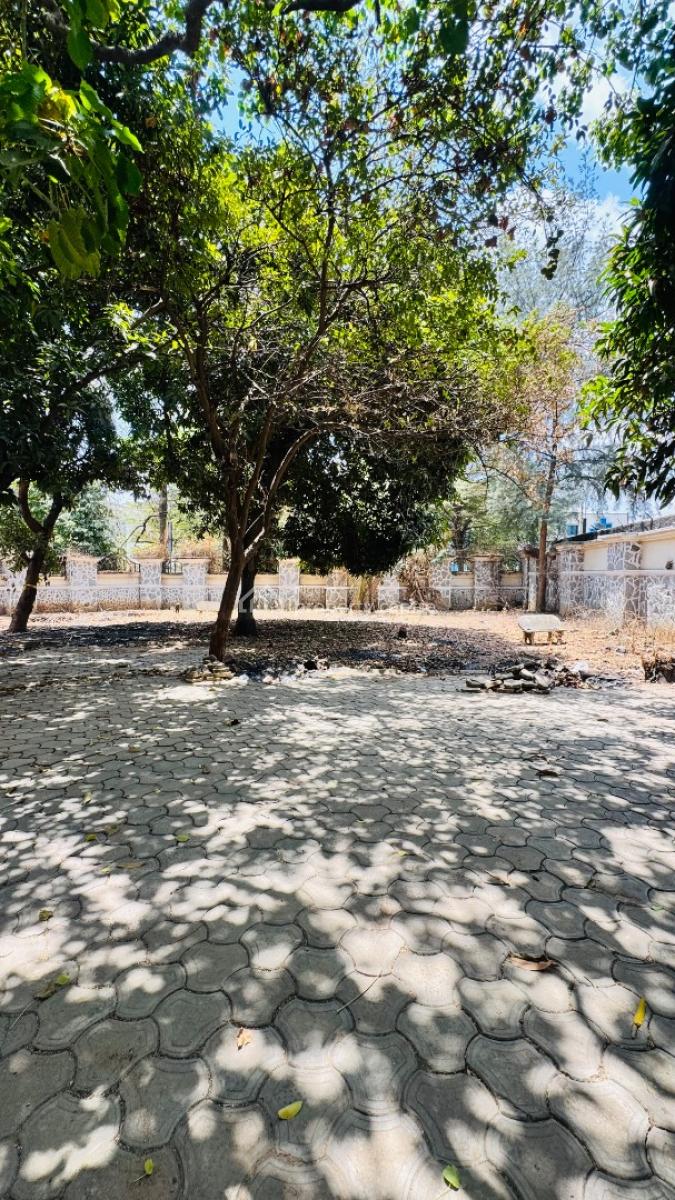 Prime, Redevelopment Residential Property, Off Aminu Kano Crescent, Wuse 2, Abuja, Office Space for Sale