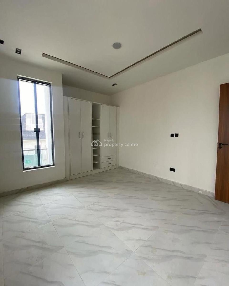 2 Bedroom Aparment, Ologolo, Lekki, Lagos, Flat / Apartment for Rent
