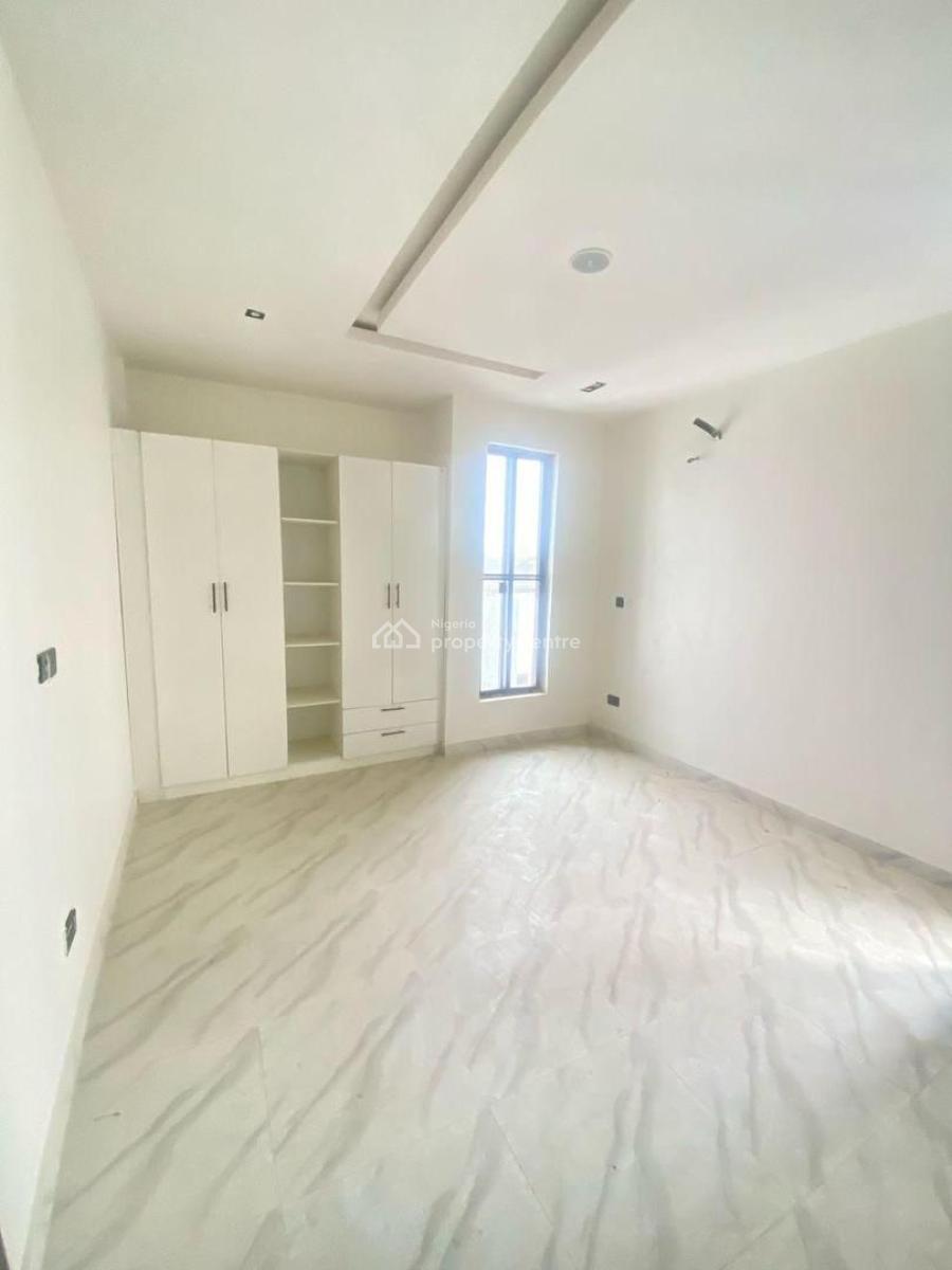 2 Bedroom Aparment, Ologolo, Lekki, Lagos, Flat / Apartment for Rent