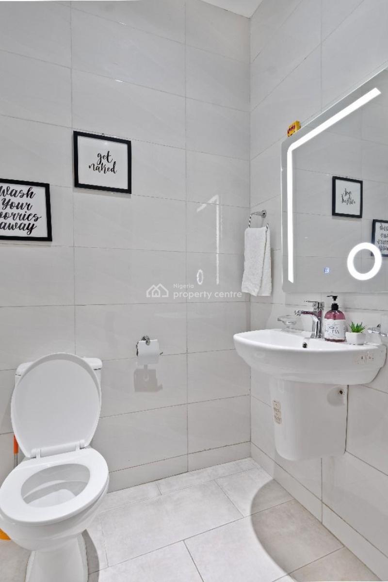 Fully Furnished 3 Bedroom with Luxury Features Avail on Weekend Promo, 3 Bedroom Shortlet in Lekki Phase 1 , Hunpunu-wusu Road Off Marwa, Lekki Phase 1, Lekki, Lagos, Flat / Apartment Short Let