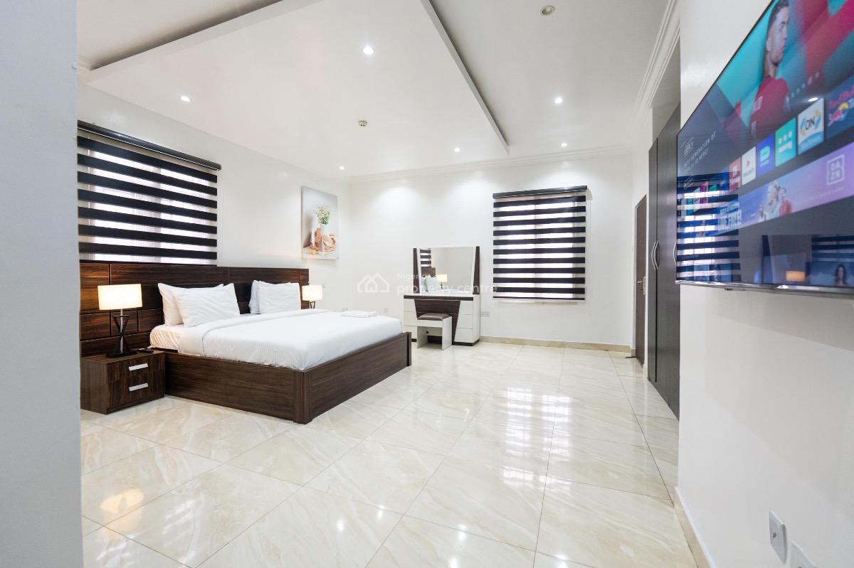 Luxury 3 Bedroom Penthouse with High-end Features Avail From Today, 3 Bedroom Shortlet in Lekki, Oluwakayode Jacob Crescent Street., Lekki Phase 1, Lekki, Lagos, Flat / Apartment Short Let