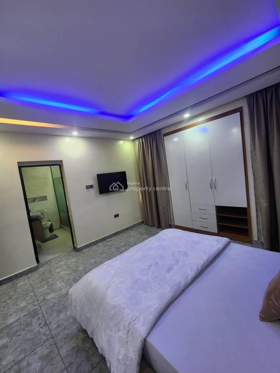 Lush 2bedroom Spacious Apartment with Swimming Pool, Ikeja Gra, Ikeja, Lagos, Flat / Apartment Short Let