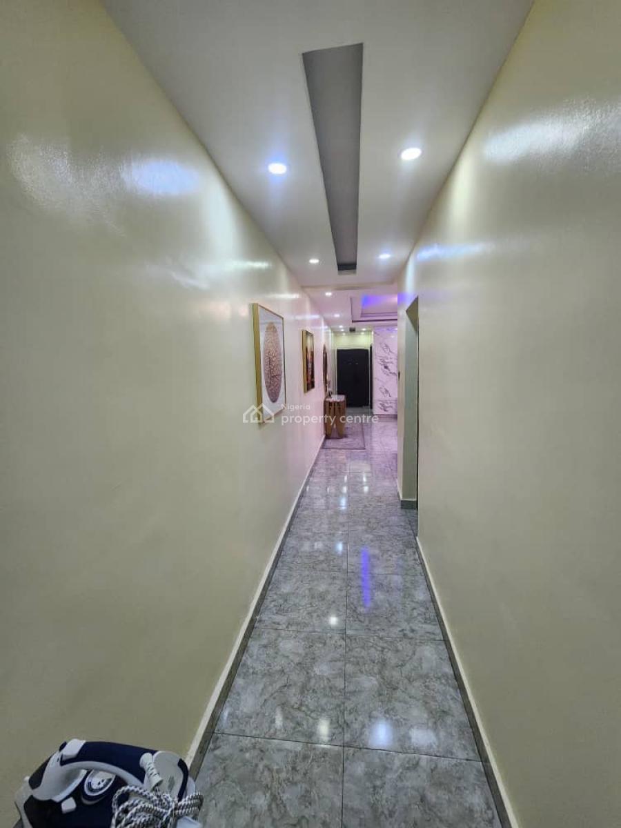 Lush 2bedroom Spacious Apartment with Swimming Pool, Ikeja Gra, Ikeja, Lagos, Flat / Apartment Short Let