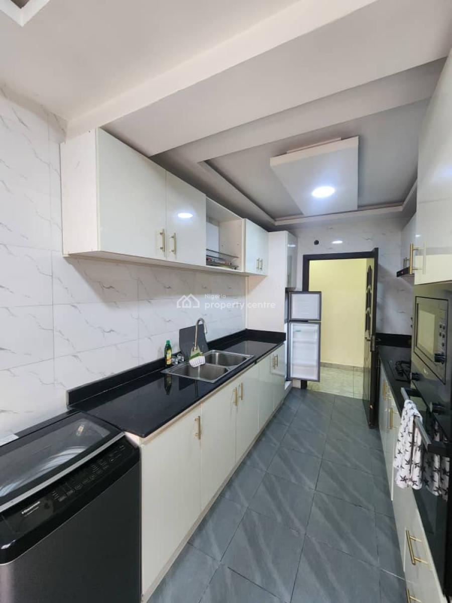 Lush 2bedroom Spacious Apartment with Swimming Pool, Ikeja Gra, Ikeja, Lagos, Flat / Apartment Short Let