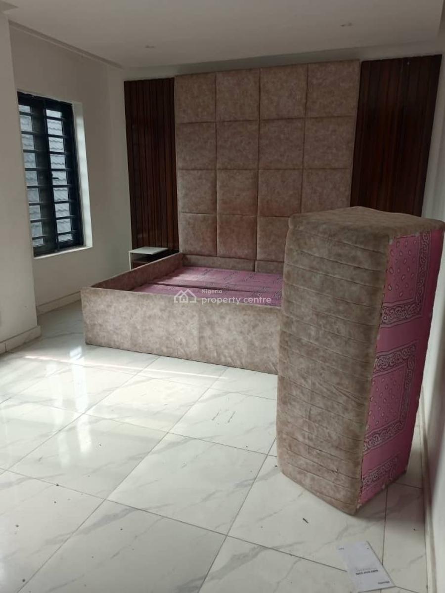 Beautiful 2bedroom Flat Upstairs, Ologolo, Lekki, Lagos, Flat / Apartment for Rent