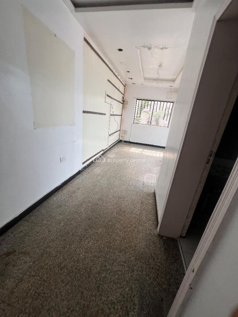 Shop Space Ground Floor Facing Road, Off Admiralty Way, Lekki Phase 1, Lekki, Lagos, Shop for Rent