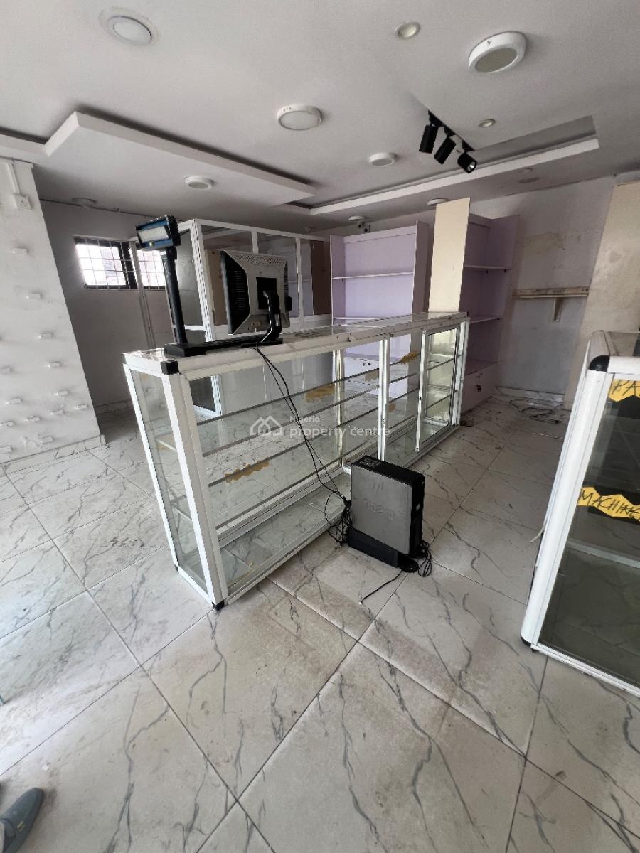 Shop Space Ground Floor Facing The Road, Off Admiralty Way, Lekki Phase 1, Lekki, Lagos, Shop for Rent