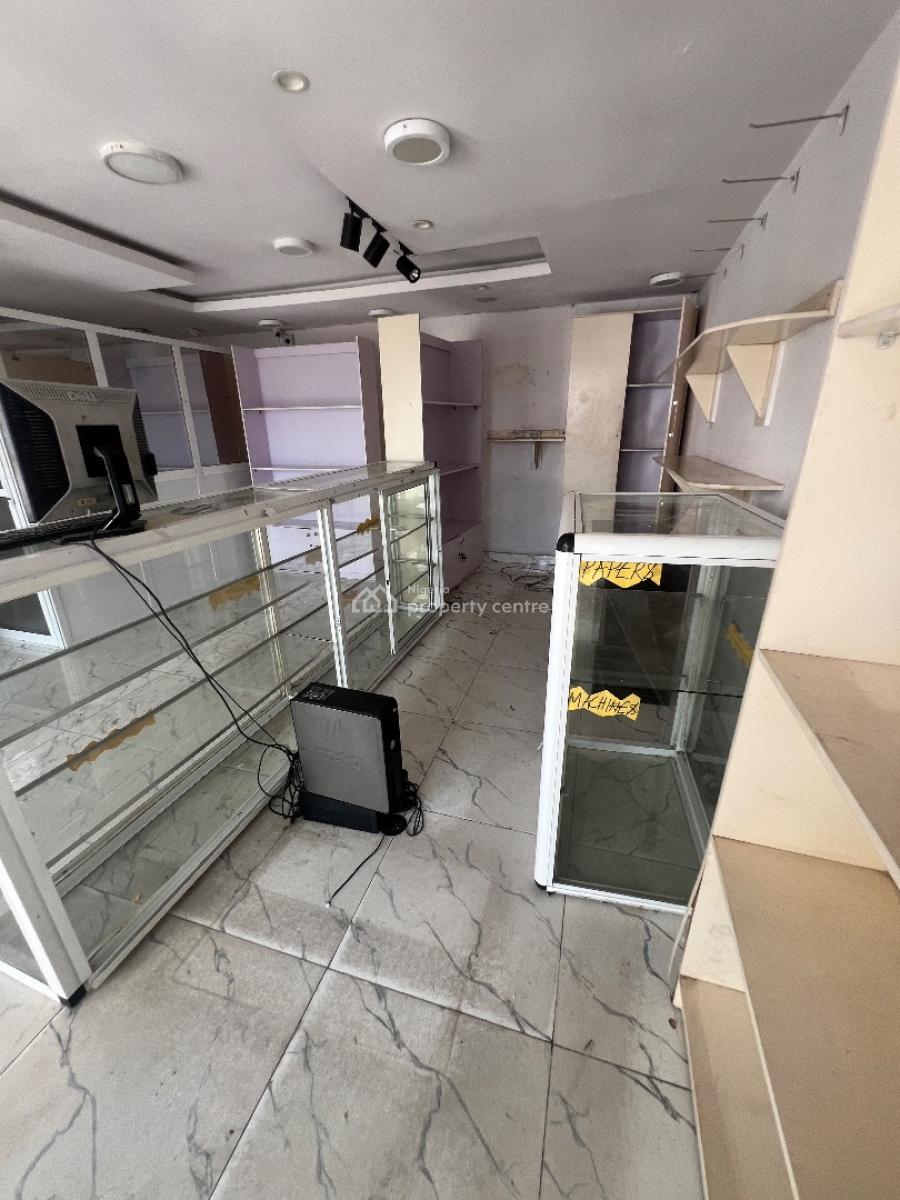 Shop Space Ground Floor Facing The Road, Off Admiralty Way, Lekki Phase 1, Lekki, Lagos, Shop for Rent