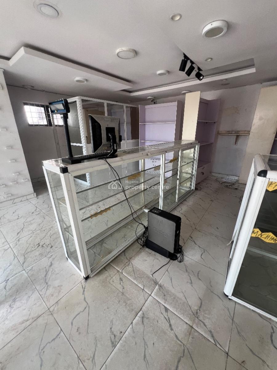 Shop Space Ground Floor Facing The Road, Off Admiralty Way, Lekki Phase 1, Lekki, Lagos, Shop for Rent