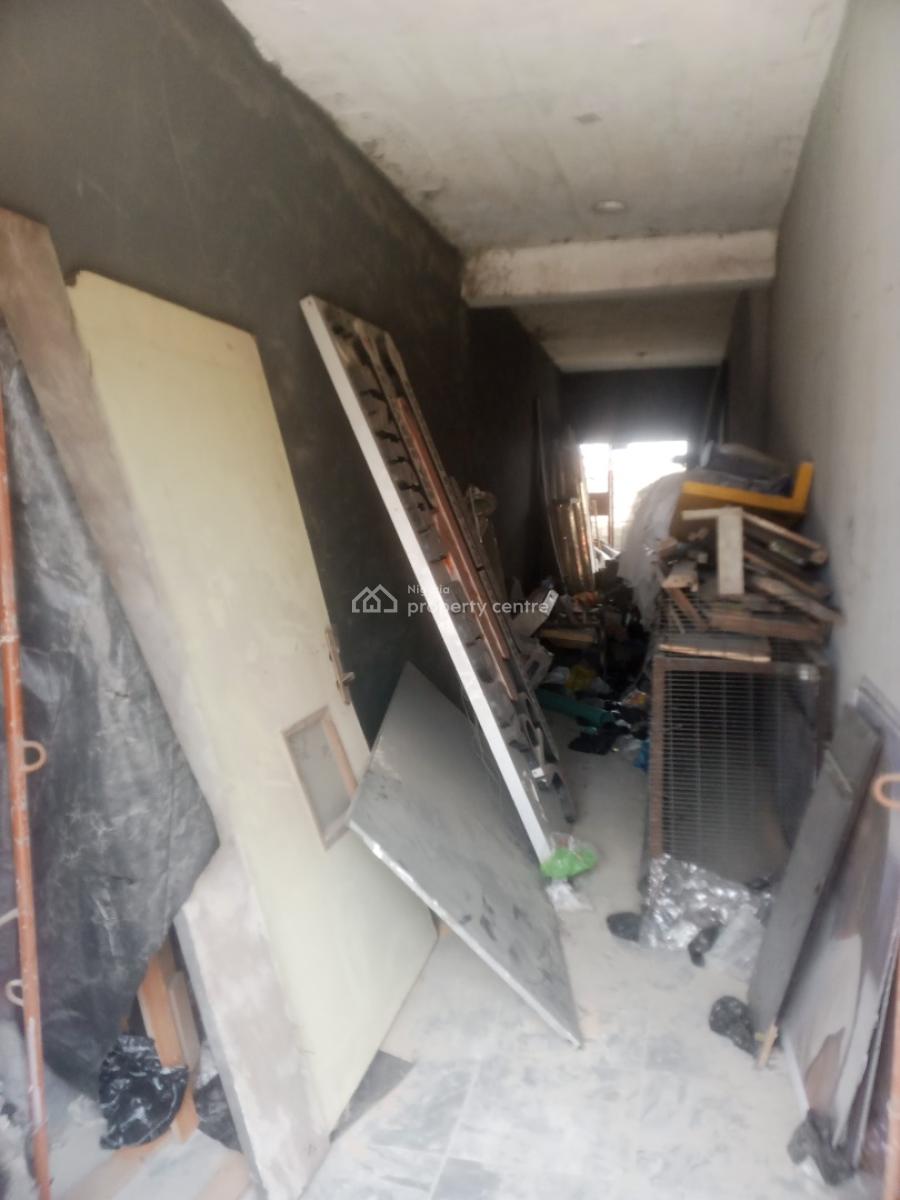 Strategic Located Shop Facing The Express Road, Lekki Epe Expressway, Oribanwa, Ibeju Lekki, Lagos, Shop for Rent