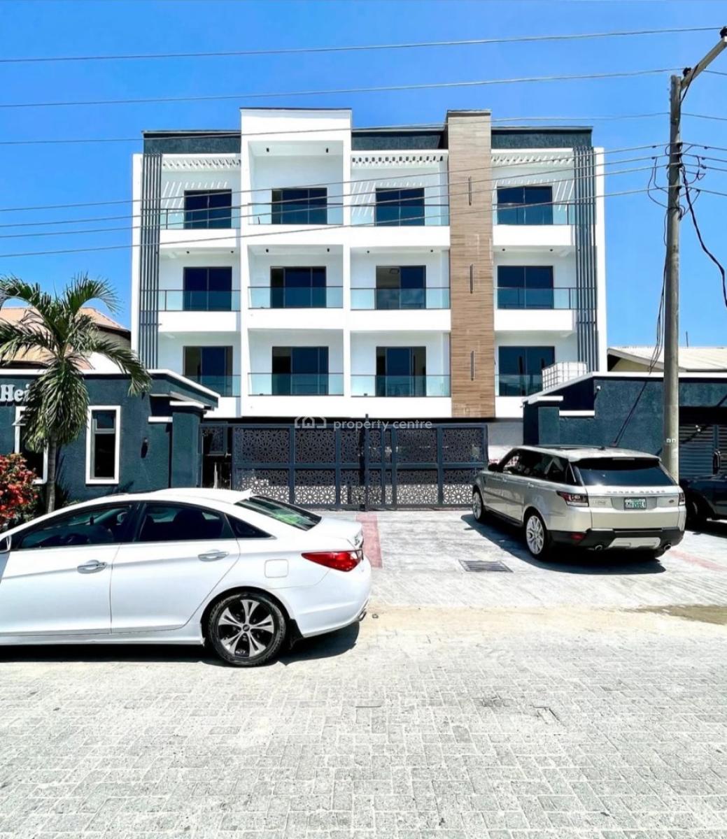 3 Bedroom Apartment  in Lekki Phase 1  Price; 350million Naira, Lekki Phase 1, Lekki, Lagos, Flat / Apartment for Sale