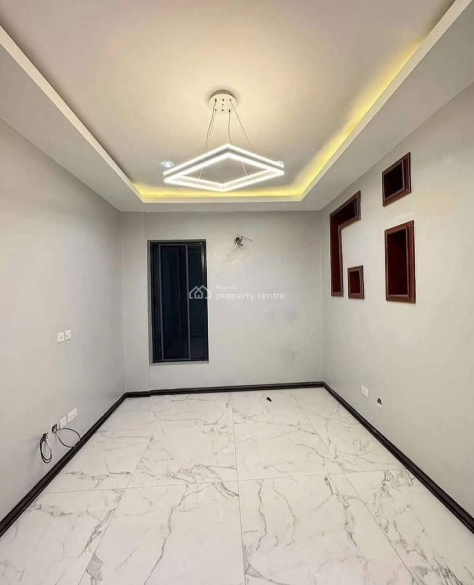 4 Bedroom Maisonette with Bq  Price: 500 Million & 550 Millio, Lekki Phase 1, Lekki, Lagos, Terraced Duplex for Sale