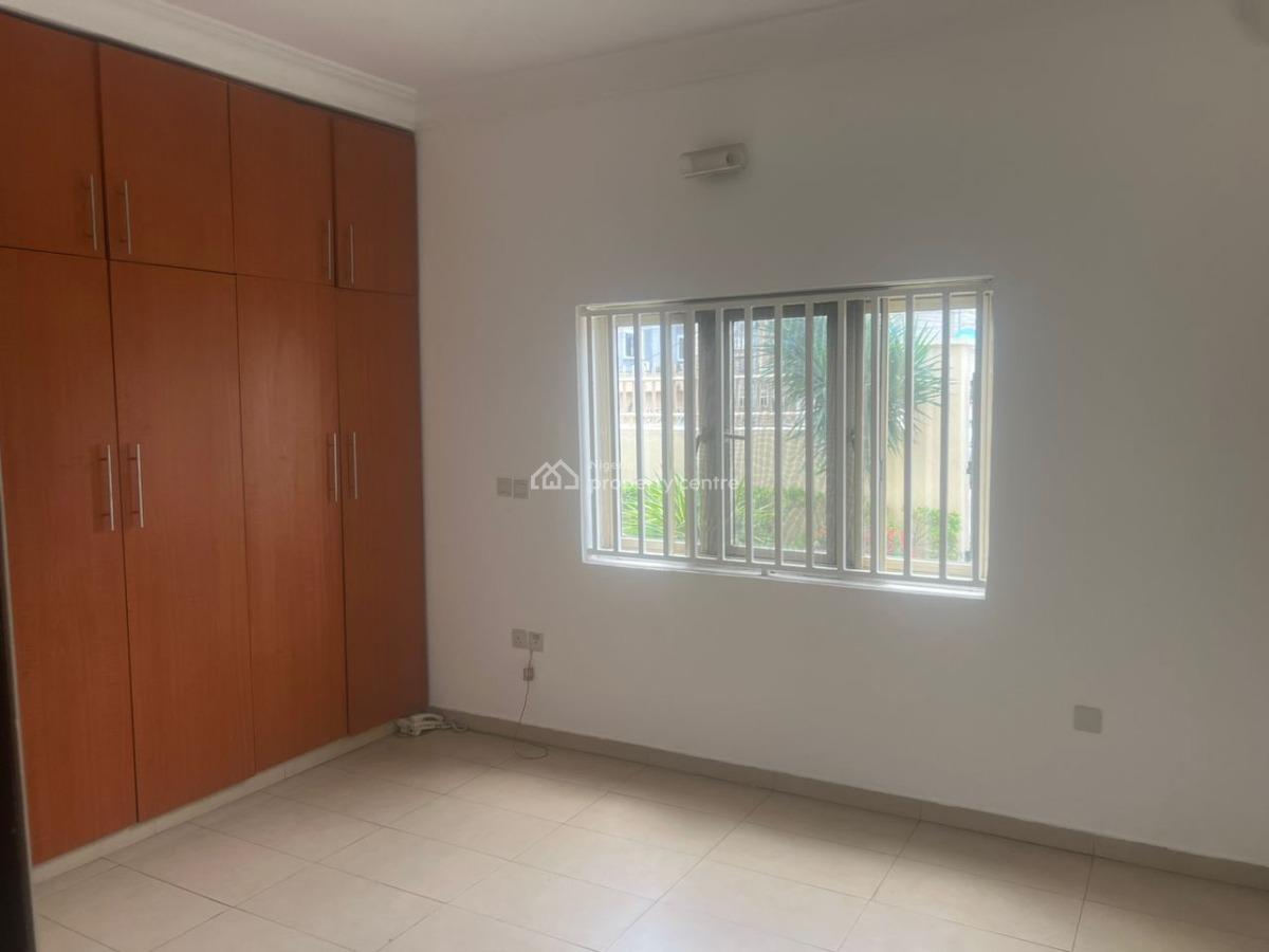 3 Bedroom Semi Furnished Flat, Lekki Phase 1, Lekki, Lagos, Flat / Apartment for Rent