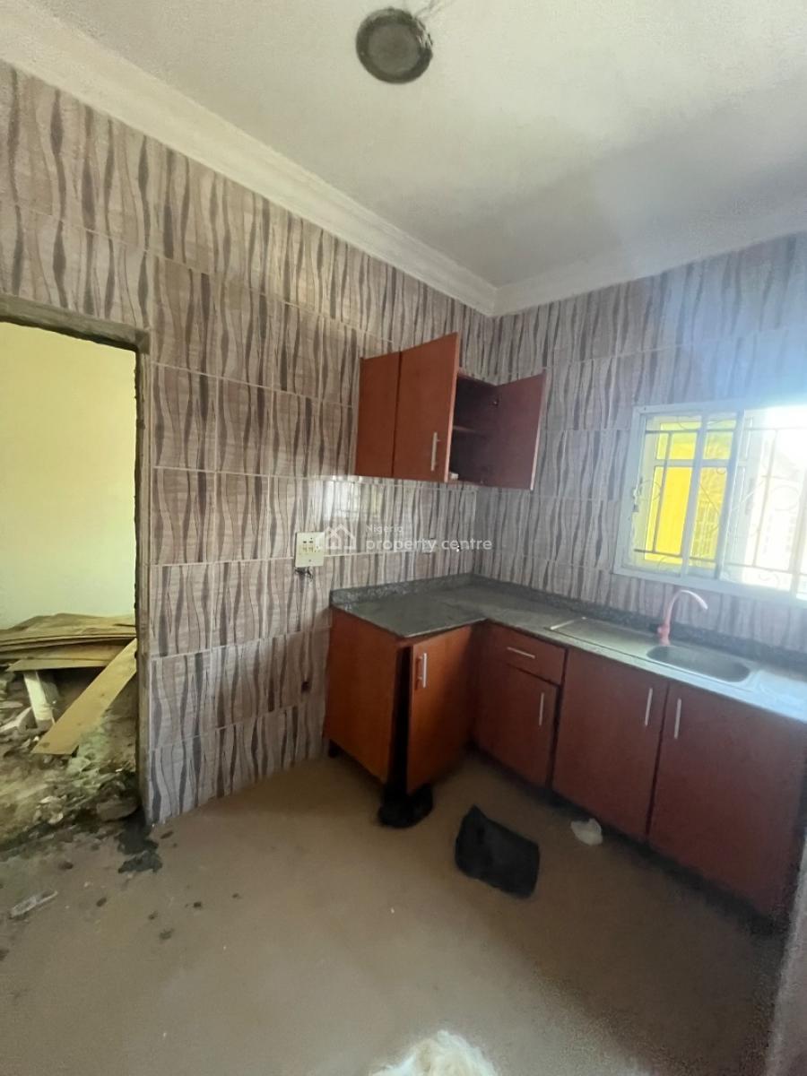 Clean Renovated 2 Bedroom Flat Upstairs and Downstairs, Mobil Road Ilaje, Ajah, Lagos, Flat / Apartment for Rent