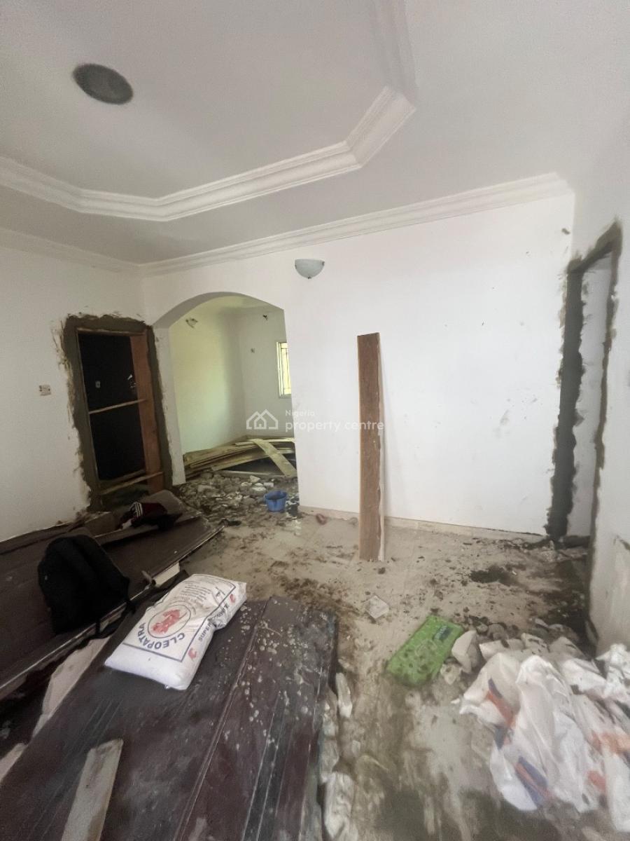 Clean Renovated 2 Bedroom Flat Upstairs and Downstairs, Mobil Road Ilaje, Ajah, Lagos, Flat / Apartment for Rent