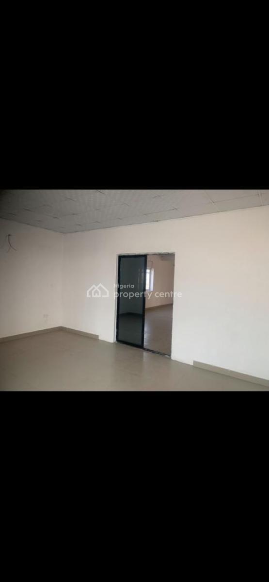 150 Square Metres Spacious Office Space on Last Floor, Kajola Town Expressway, Ibeju Lekki, Lagos, Office Space for Rent