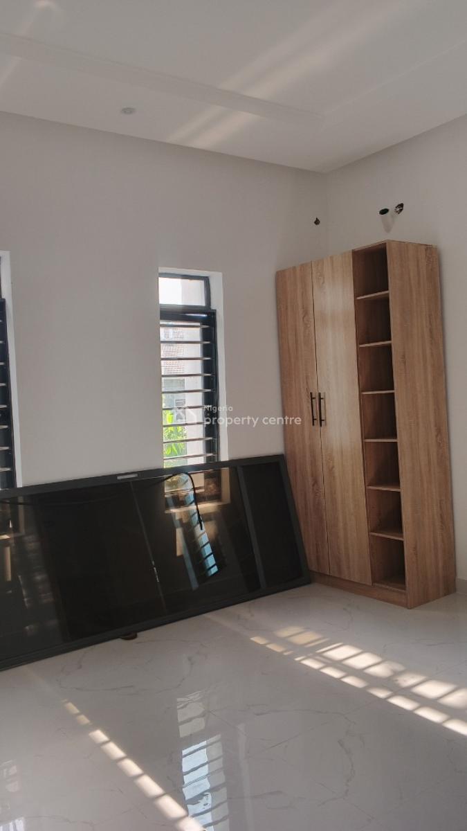 Luxury 2bedroom Flat, Lekki Scheme 2 Estate Abraham Adesanya Ajah, Lekki Phase 2, Lekki, Lagos, Flat / Apartment for Sale