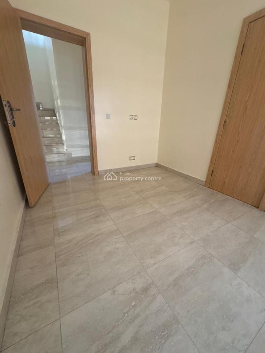 Downstairs Bedroom Inside a Shared Duplex, Ikota Villa Gra., Ikota, Lekki, Lagos, Self Contain (single Rooms) for Rent