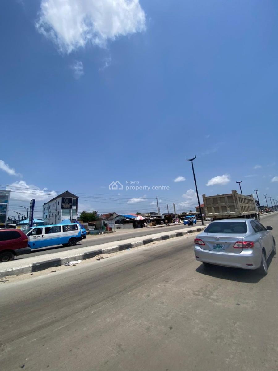 650sqm Dry Commercial Land with a Large Setback  to Be Leased, Lekki Expressway, Lekki, Lagos, Commercial Land for Rent