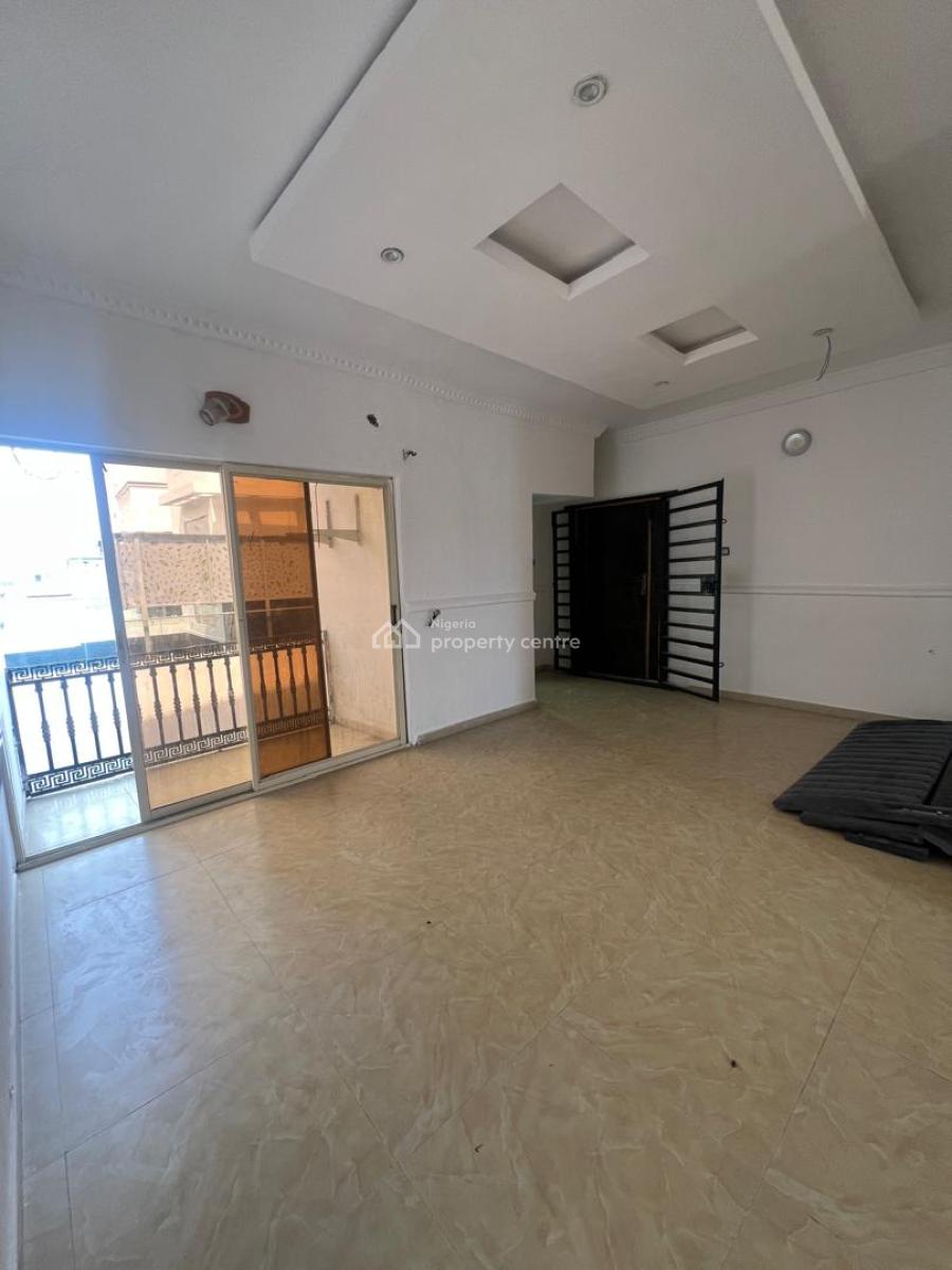 Massive 3 Bedroom Flat, Lekki Phase 1, Lekki, Lagos, Flat / Apartment for Rent