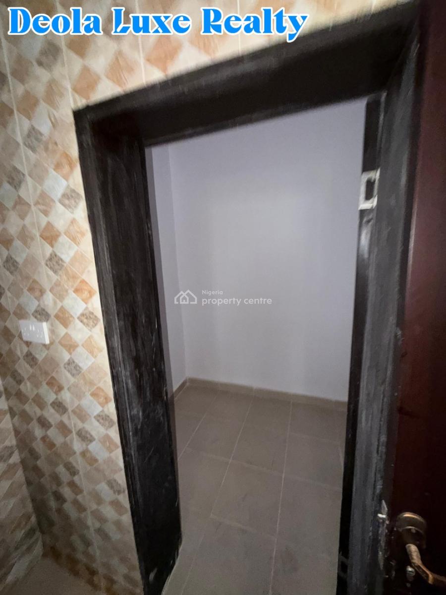 a Nice and Spacious 3 Bedroom Apartment, Off Freedom Way, Lekki Phase 1, Lekki, Lagos, Flat / Apartment for Rent