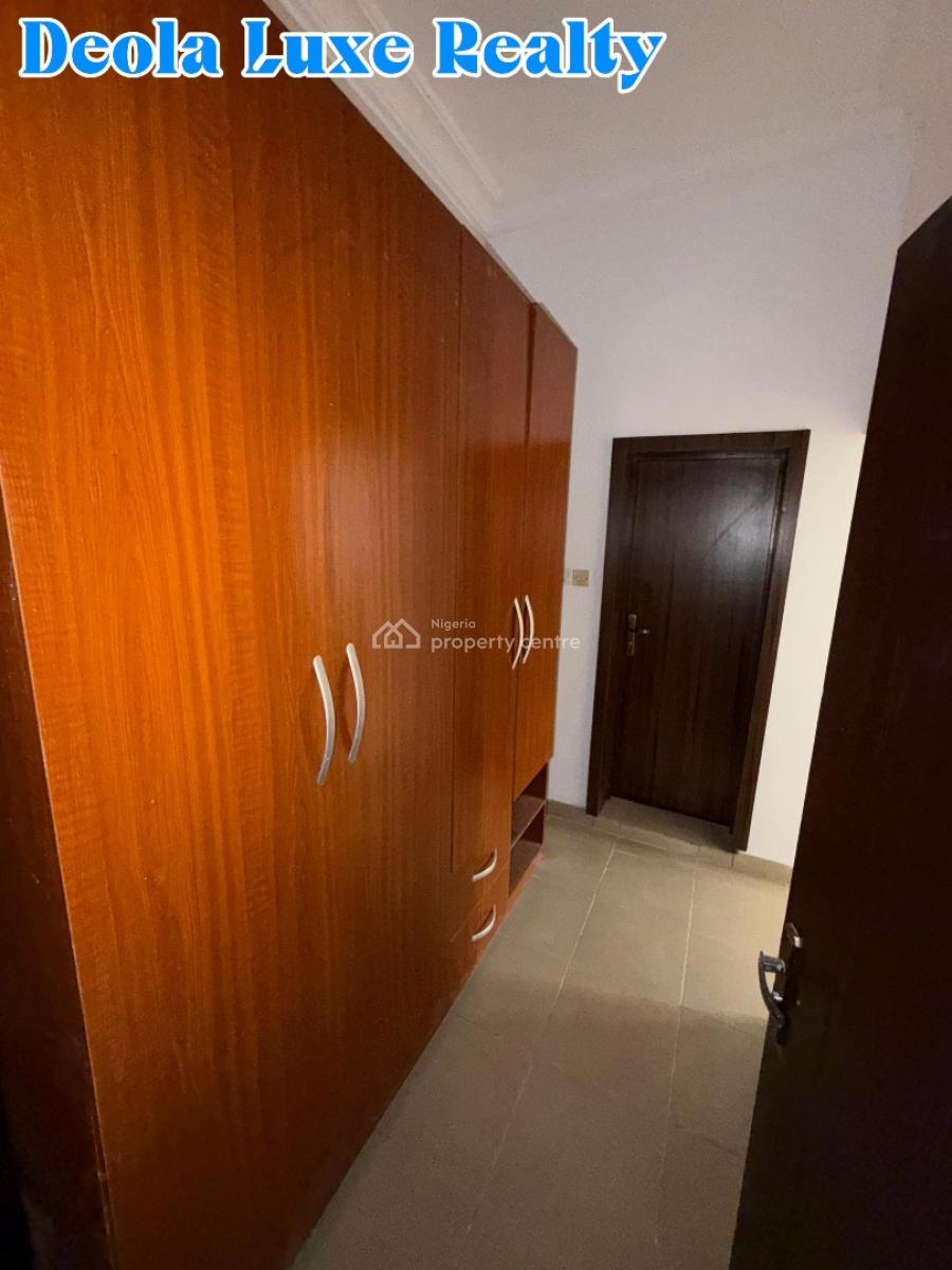 a Nice and Spacious 3 Bedroom Apartment, Off Freedom Way, Lekki Phase 1, Lekki, Lagos, Flat / Apartment for Rent