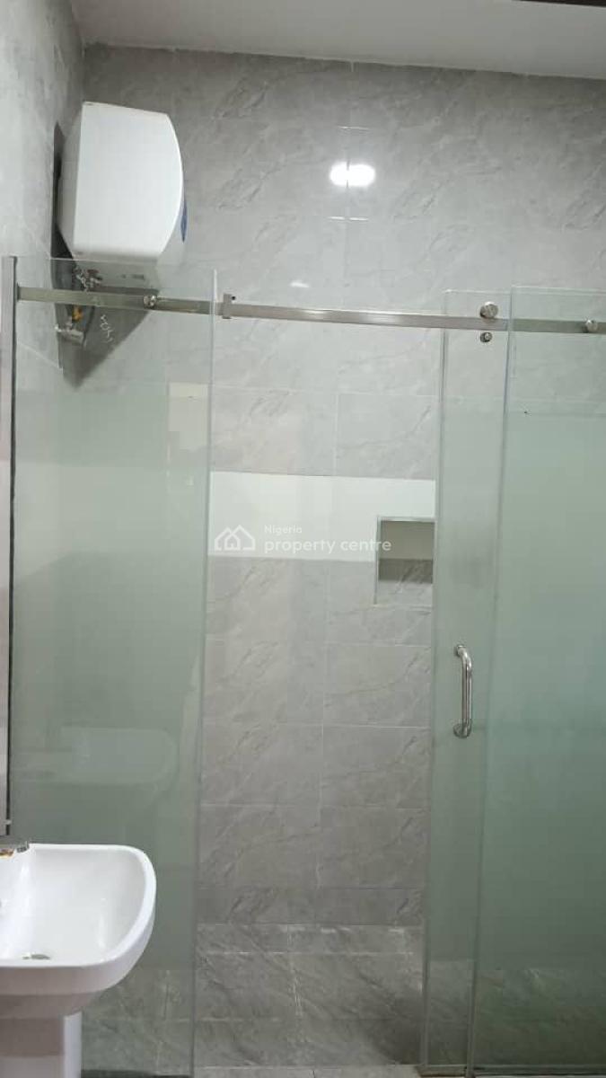 Spacious Two Bedroom Flat, Admiralty Estate, Asokoro District, Abuja, Flat / Apartment for Rent