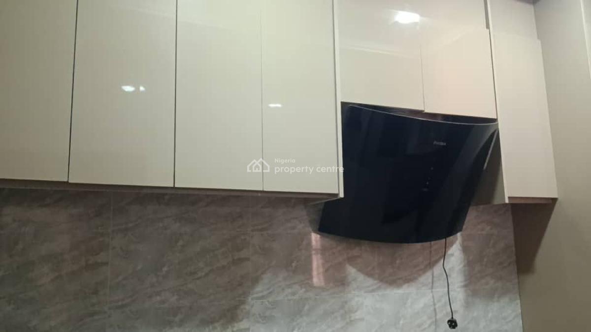 Spacious Two Bedroom Flat, Admiralty Estate, Asokoro District, Abuja, Flat / Apartment for Rent