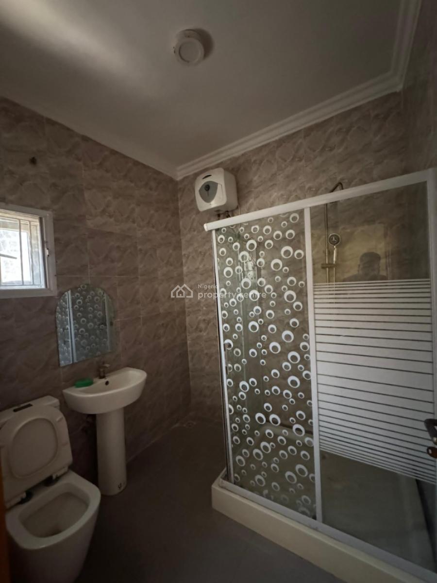 Clean 2 Bedroom  Apartment, Lekki Phase One, Lekki, Lagos, Flat / Apartment for Rent